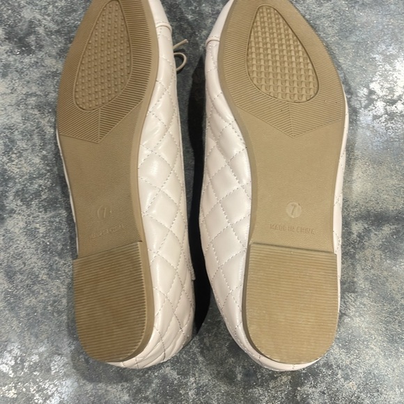 Afeetsing- NWOT SZ 7 Nude Round Toe Ballet Flats Comfortable Flats - Picture 6 of 8